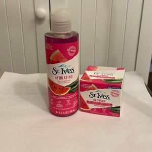 St.Ives Hydrating Daily Cleanser Watermelon & Glowing Oil-Free Moisturizer
